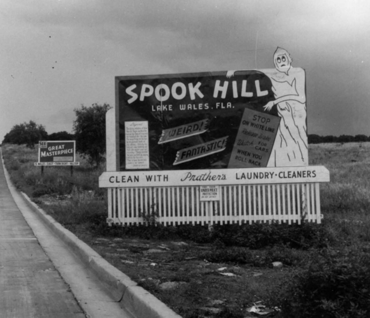  Spook Hill 
Lake Wales
Defy gravity at the mysterious Spook Hill, where a natural phenomenon makes it seem as though cars are rolling up the hill rather than down it. And you can enjoy this thrill from the comfort of your car. 
Photo via Spook Hill/Website