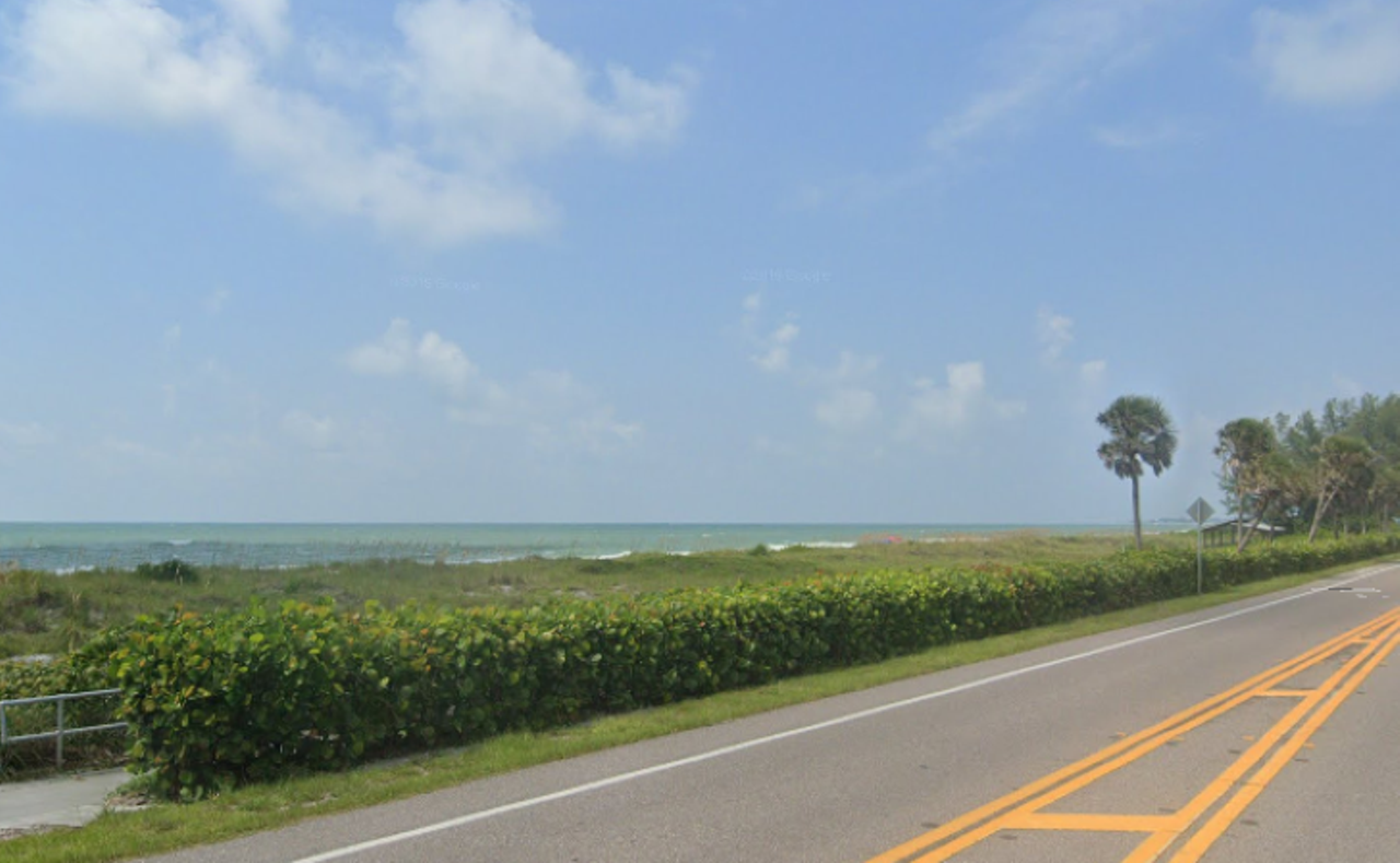 Gulf of Mexico Drive, Longboat Key
Gulf of Mexico Drive runs through the entire length of Longboat Key. The drive is roughly 10 miles long and portions of the 15-minute drive offer spectacular views of the body of water the road is named after.
Photo via Google Maps