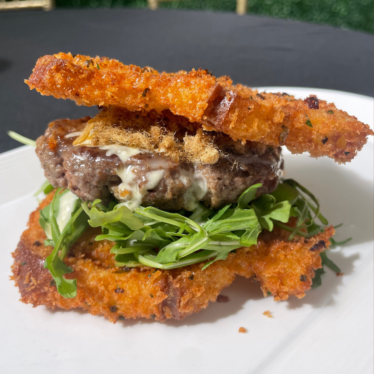 Birch & Vine
340 Beach Dr NE, St. Petersburg, FL 33701
tampabayburgerweek.com/birch-vine
Savory French Toast Burger - $10
6 oz. of umami spiced ground beef, pork jerky, fried brioche toast, sun dried tomatoes, goat cheese anglaise, and arugula
Stop by Birchwood Canopy rooftop bar after your burger for $5 Funky Buddha Floridian Drafts!
Dine-in