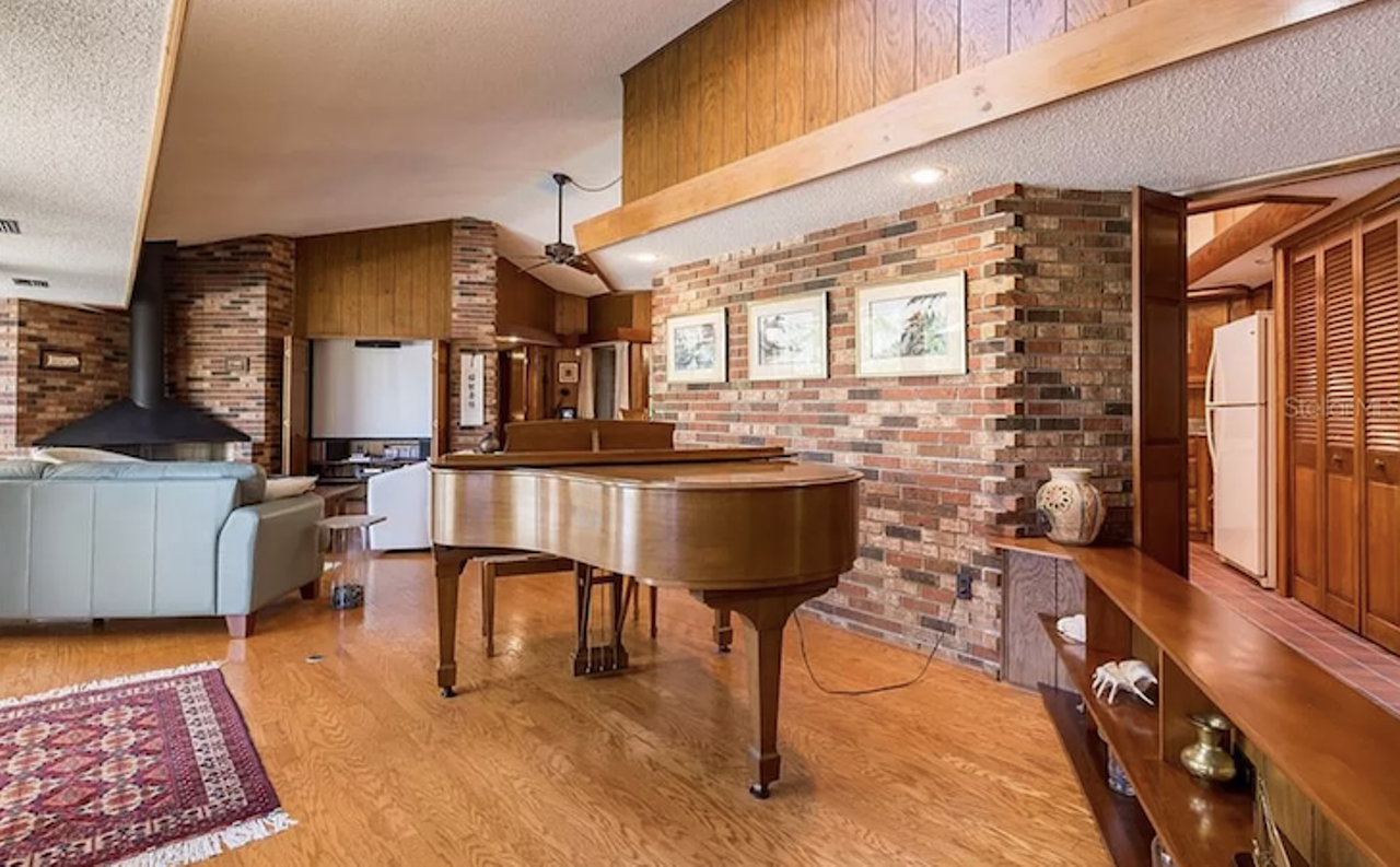 A mid-century modern gem in Clearwater is now for sale, and it has ties to Frank Lloyd Wright