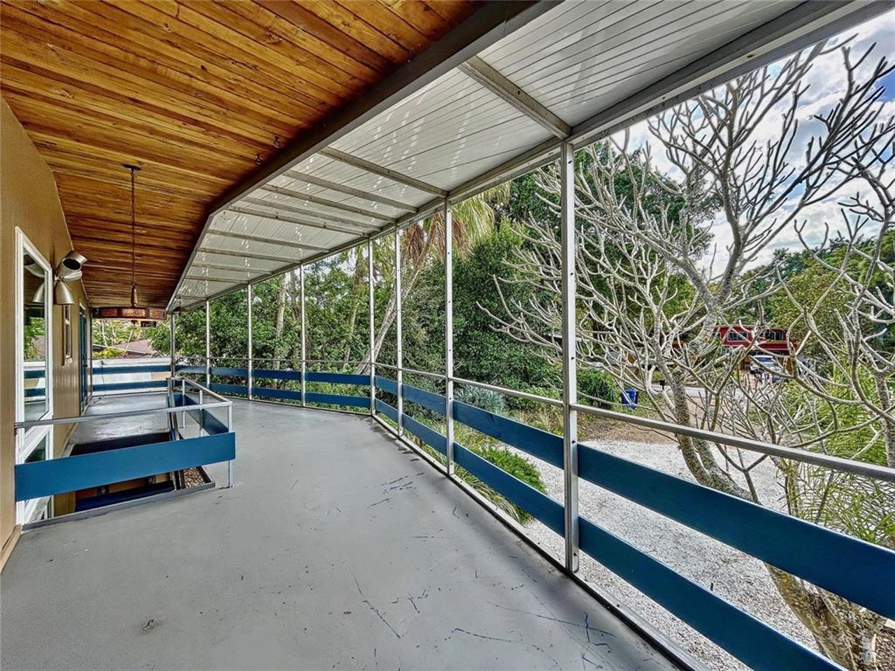 A rare midcentury 'Bird Cage' home in St. Petersburg is back on the market
