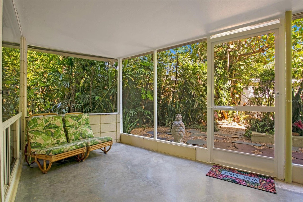 A rare midcentury 'Bird Cage' house is on the market in St. Pete