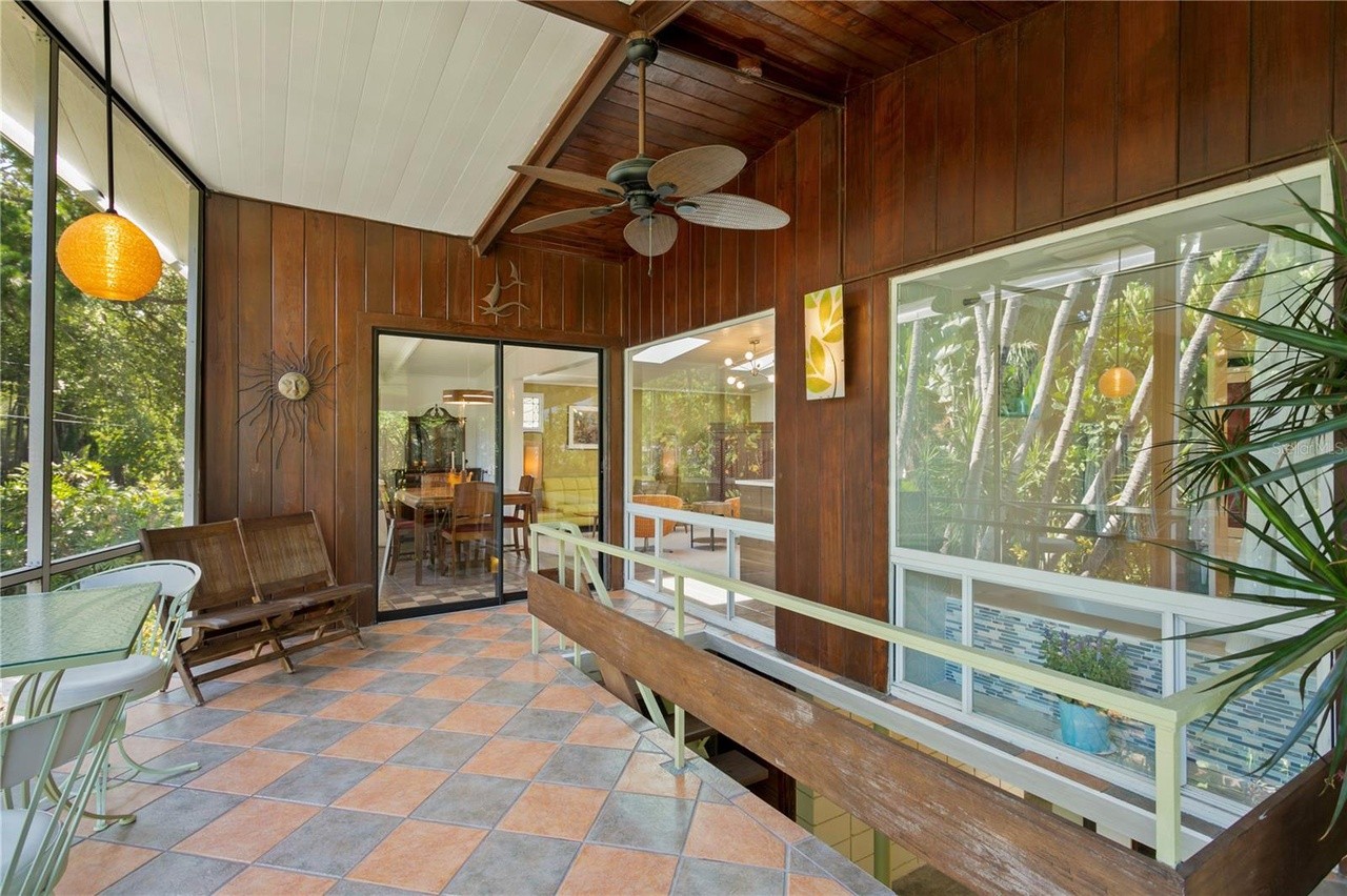 A rare midcentury 'Bird Cage' house is on the market in St. Pete