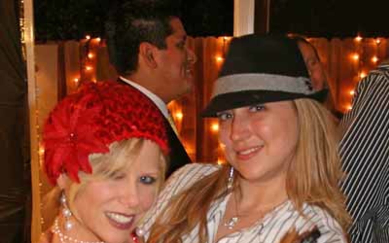 A roaring New Year: 2010, '20s style (pics and video)