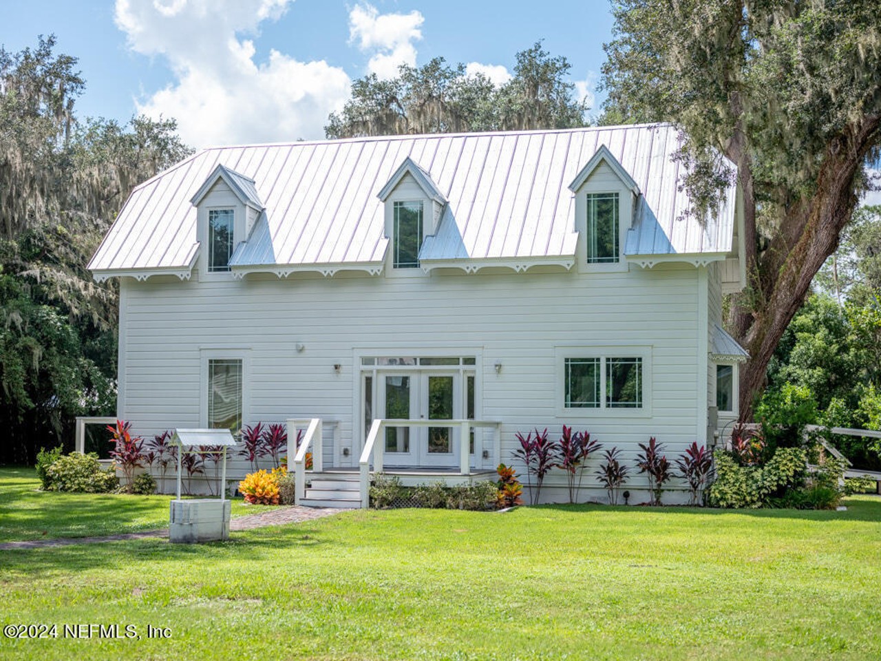 Ann Wilson, lead singer of legendary rock band Heart, is selling her riverfront Florida home