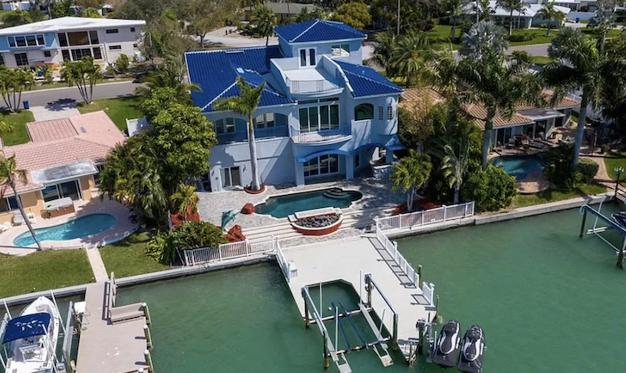 Arguably the most '90s house in Tampa Bay is now on the market
