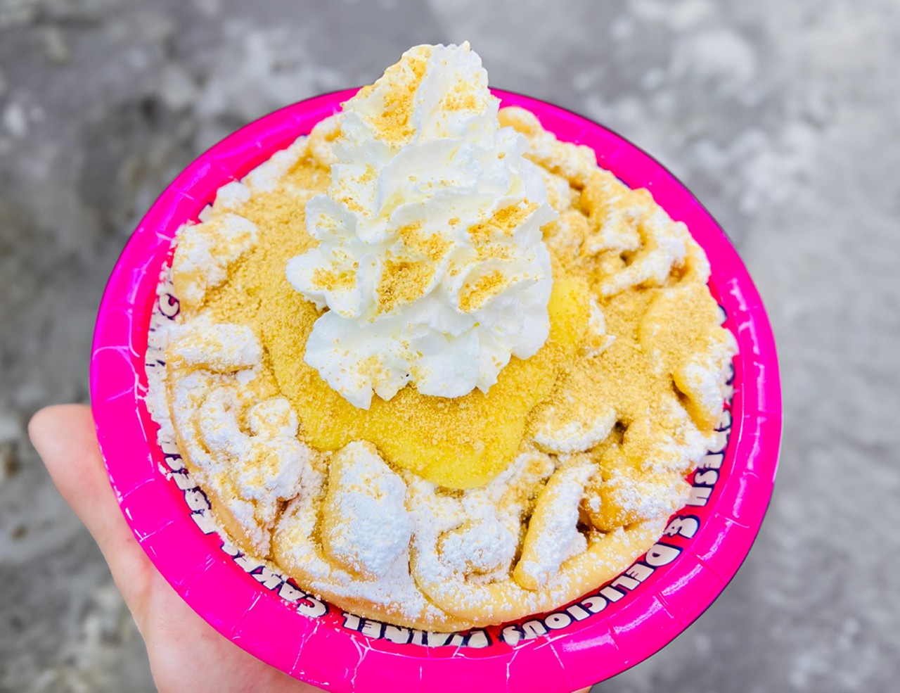 BANANA CREAM PIE FUNNEL CAKE
Fresh hot funnel cake topped with banana pudding, whipped cream and graham cracker crust.
Ryals Concessions Sweet Shop