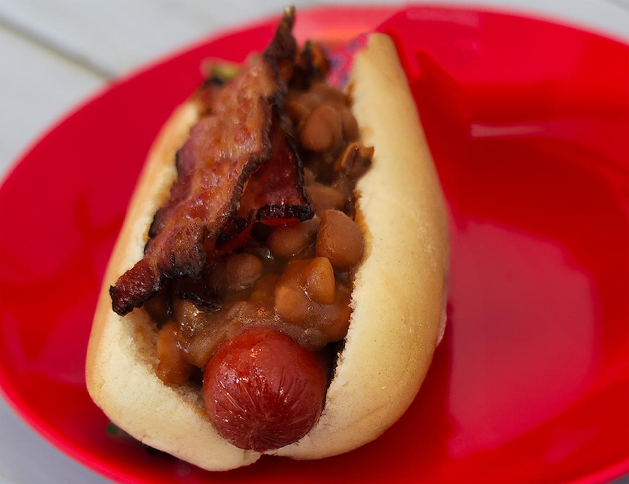 CAMPFIRE DOG
An all beef hotdog topped with baked beans and Applewood bacon.
DeAnna's Donut Burger