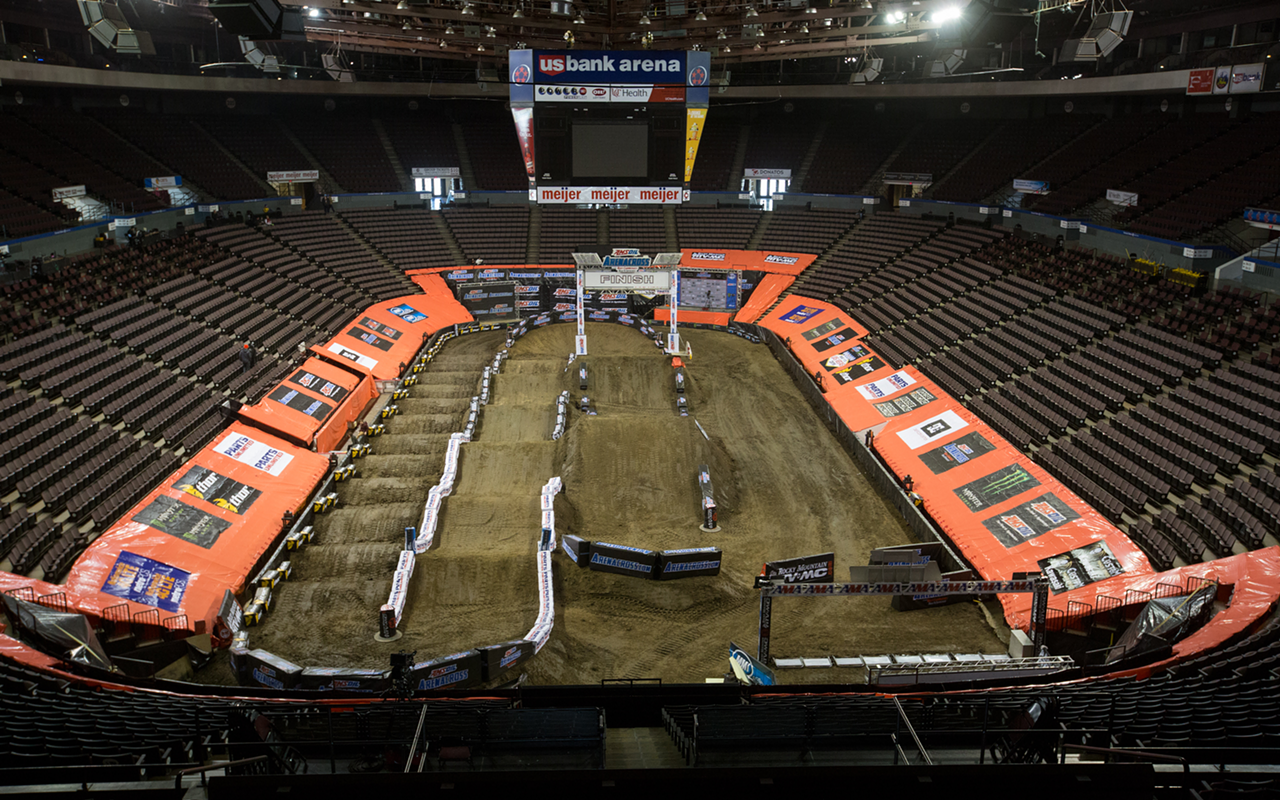 Pre-race vision of the track at the U.S. Bank Arena in Cincinnati, the previous event before the round in Tampa.