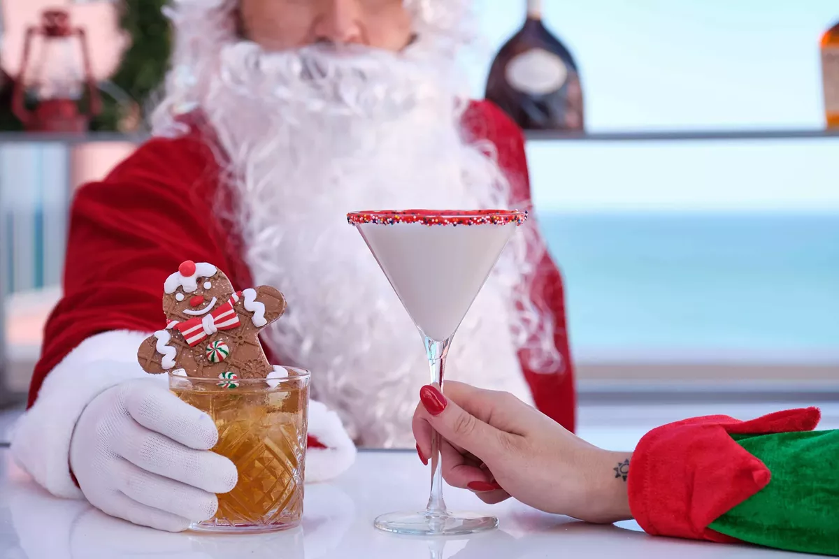 holiday_cocktail_at_hyatt_regency_clearwater_beach_3-3.webp