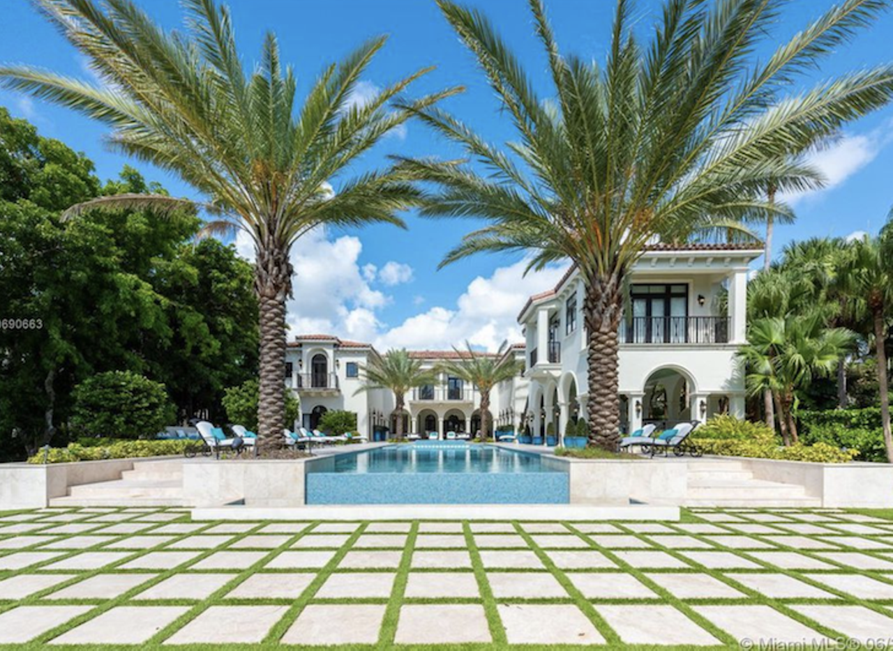 Coach Rick Pitino hopes to rent out his Florida mansion for $90K a month