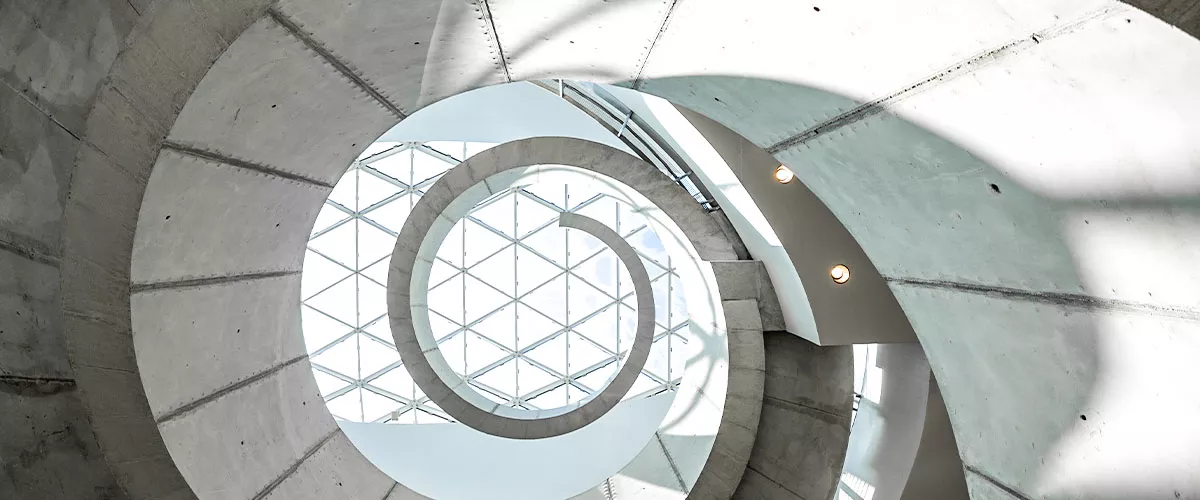 1200x500-dali-museum-spiral-staircase.webp