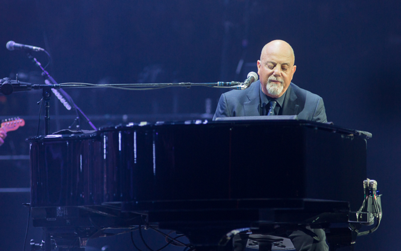 Billy Joel serenaded a packed Amalie Arena on Fri., Jan. 22, 2016.