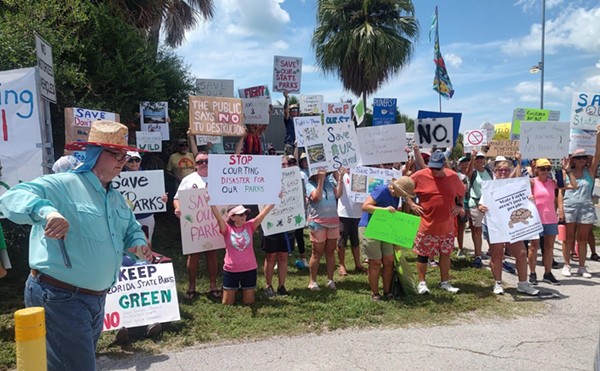 A crowd gathered at Honeymoon Island State Park in Dunedin on Aug. 27, 2024.