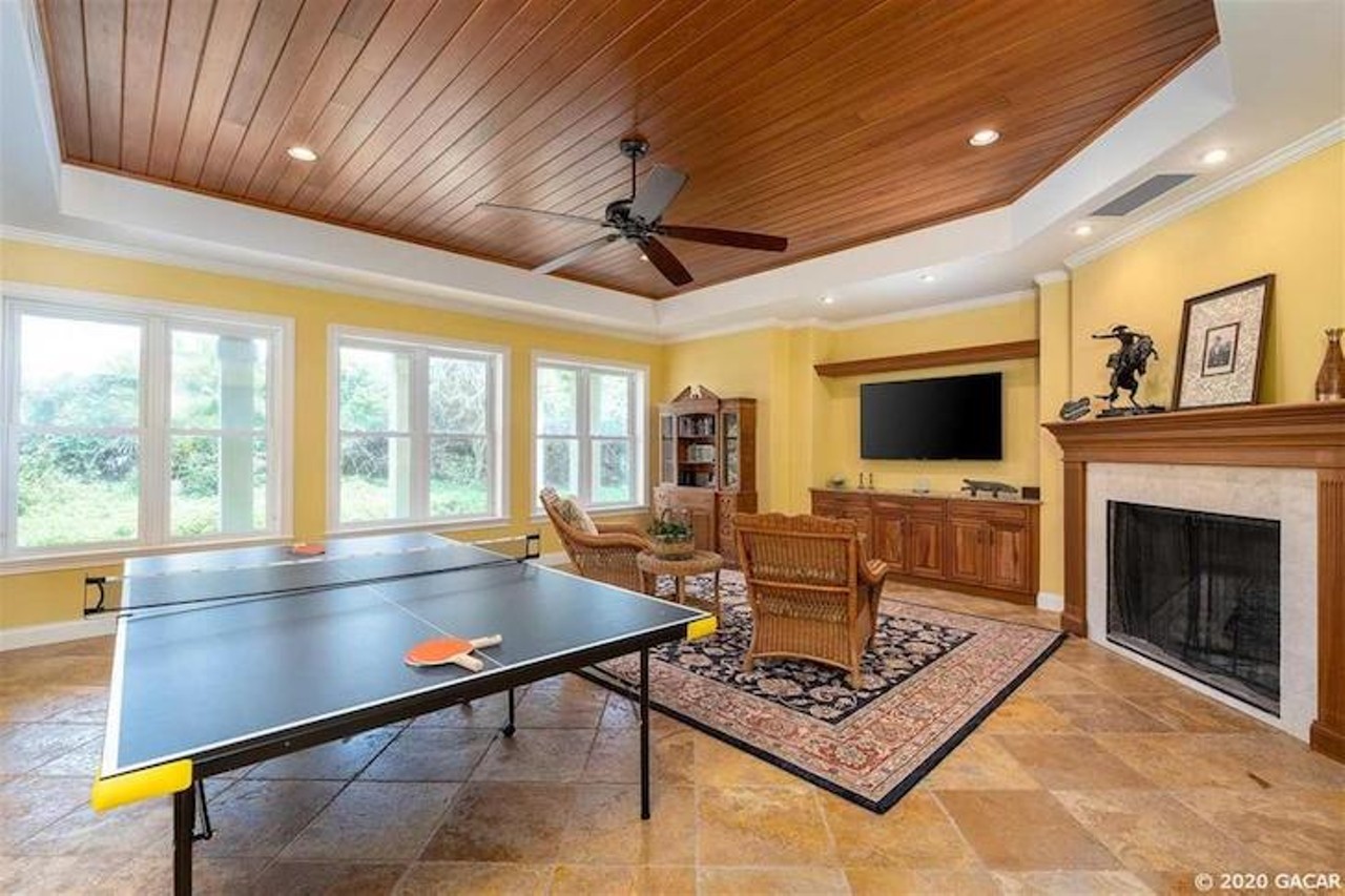 Florida football legend Steve Spurrier is selling his giant beige beach house