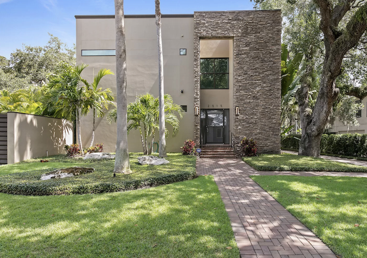 Former Bucs head coach Raheem Morris is selling his giant cube house in South Tampa