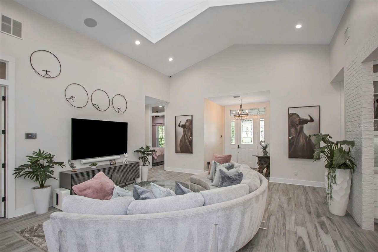 Former Bucs linebacker Jason Pierre-Paul puts his South Tampa house on the market