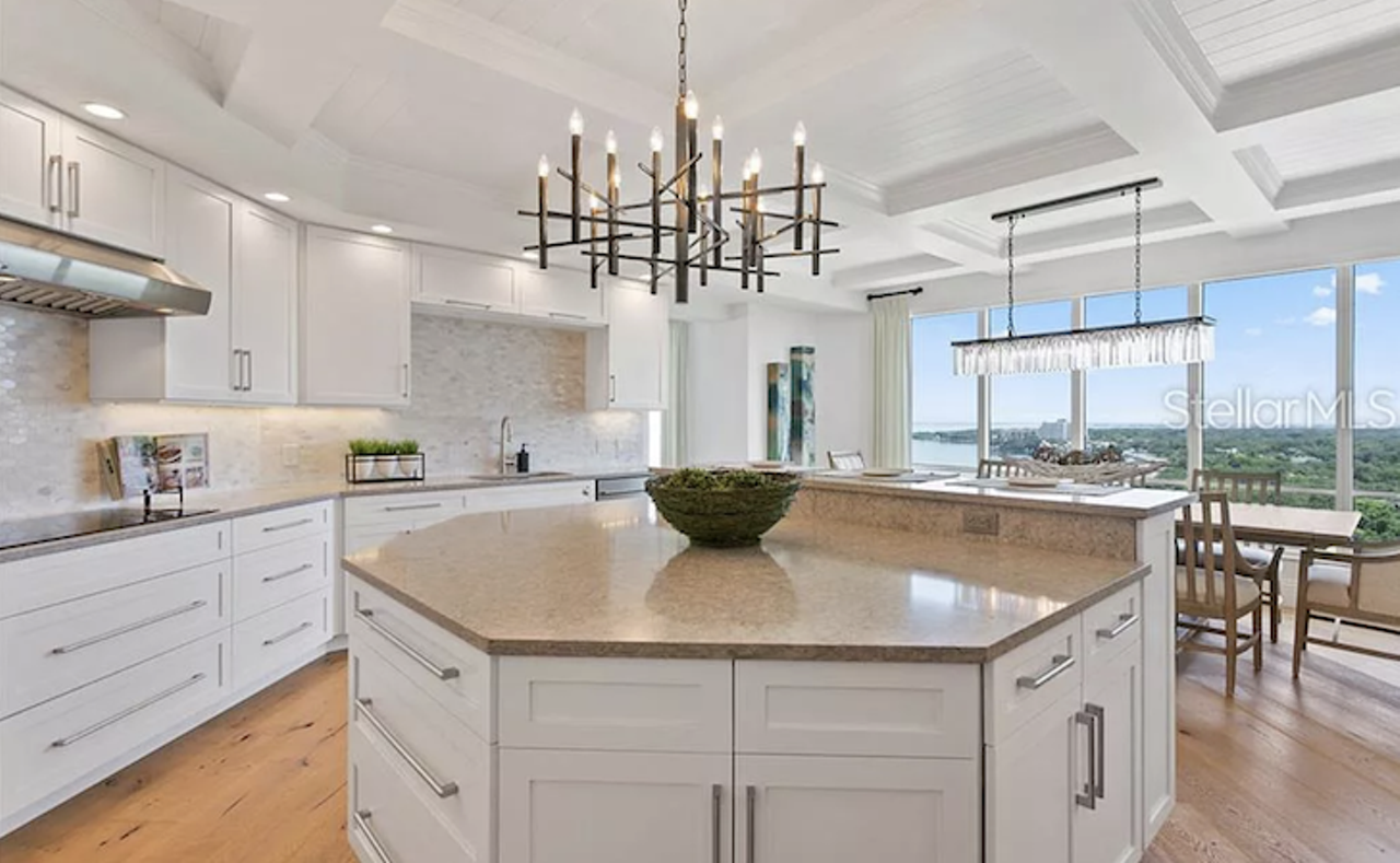 Former Lightning GM Steve Yzerman is selling his Tampa condo for $1.7 million