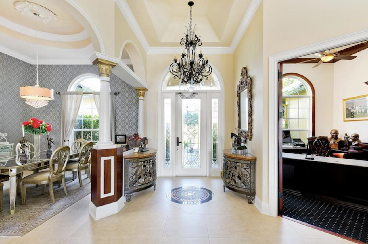 Former Notre Dame coach Charlie Weis is selling his massive Florida horse farm