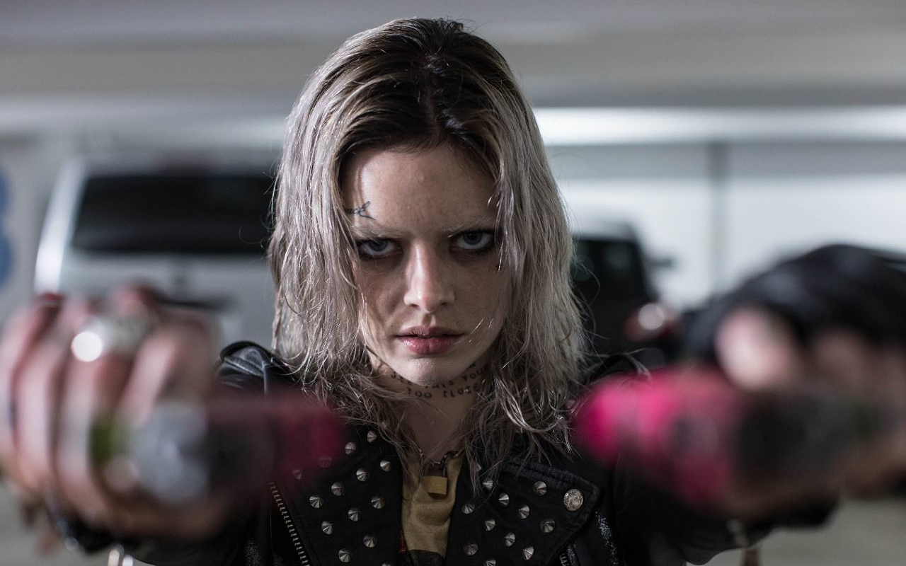 Samara Weaving is stupid good as Nix, a skilled killer forced to play a deadly game in "Guns Akimbo."