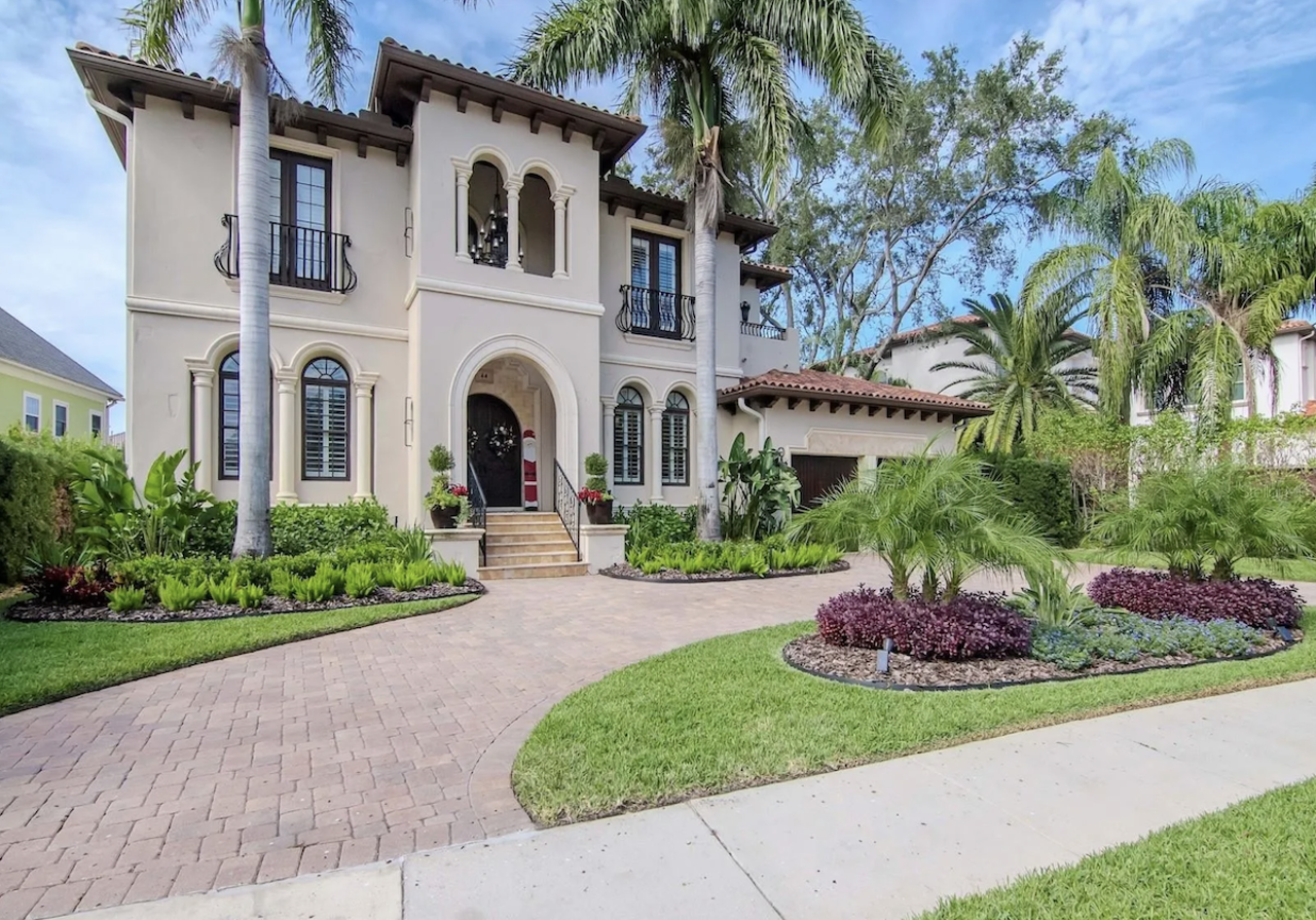 Hockey hall of famer Steve Yzerman's former Tampa home is now for sale