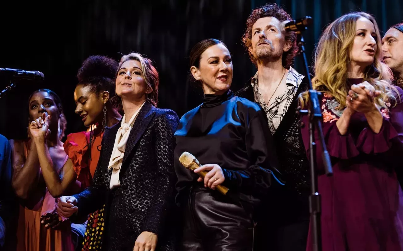 Fiona Prine (center) at Nashville&rsquo;s Ryman Auditorium.