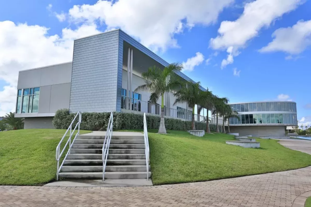madeira_beach_city_hall-936.webp