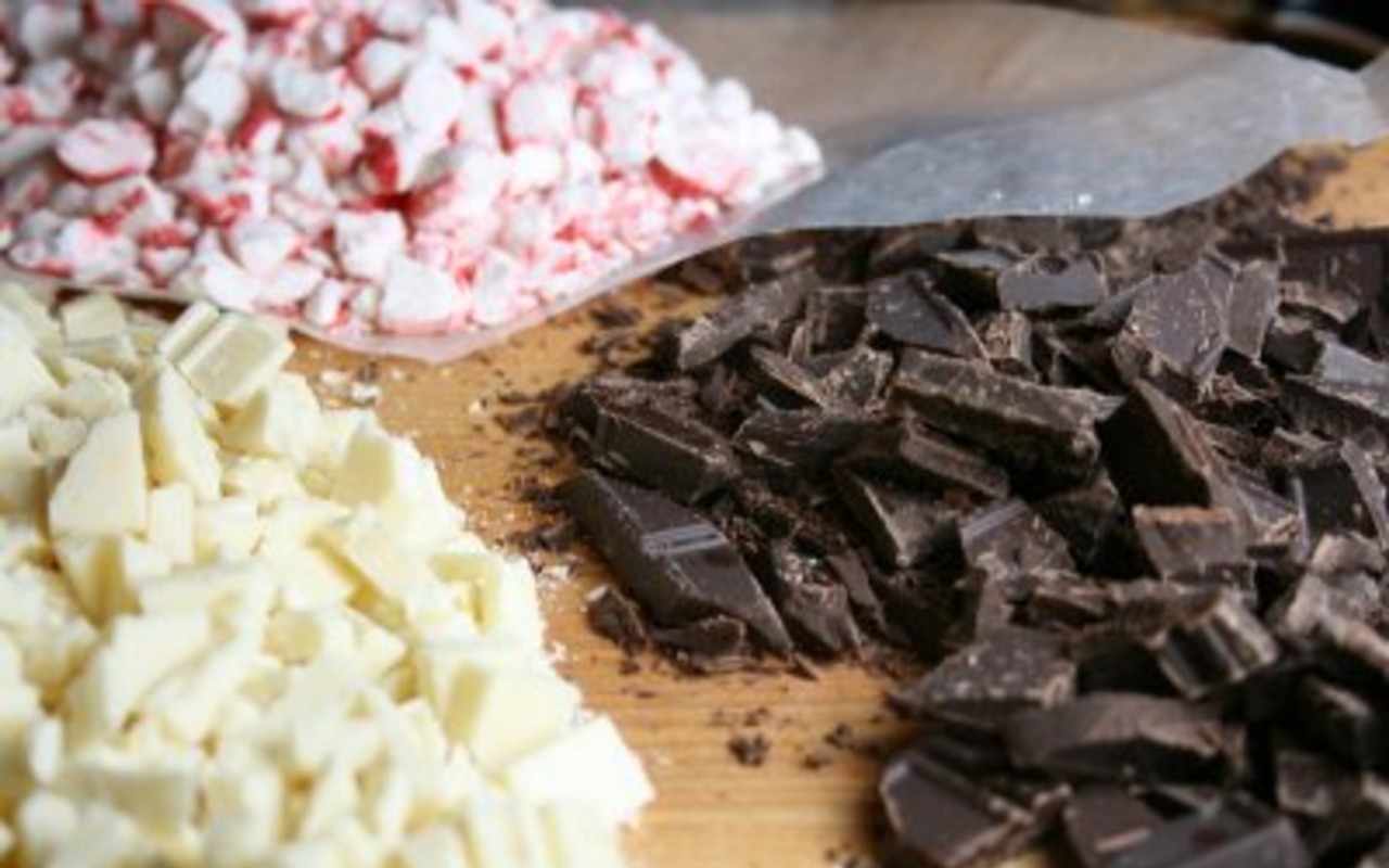 Pep up your holidays with this Peppermint Bark recipe