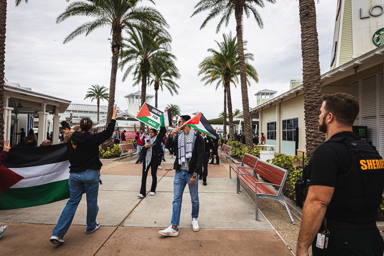 Photos: In Wesley Chapel, pro-Palestine demonstrators march through outlet mall on Black Friday