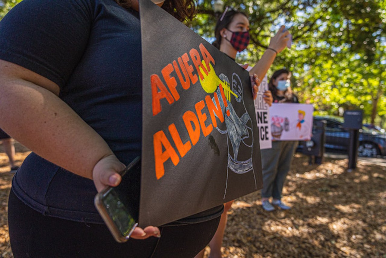 [Photos] 'Orlando Sentinel' staff rally against potential buyout from Alden Global