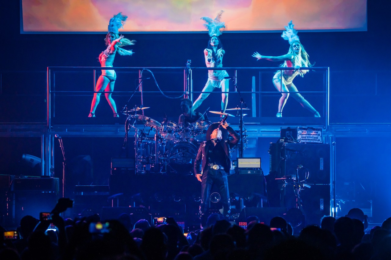Photos: Smashing Pumpkins brings Jane's Addiction to Tampa's Amalie Arena