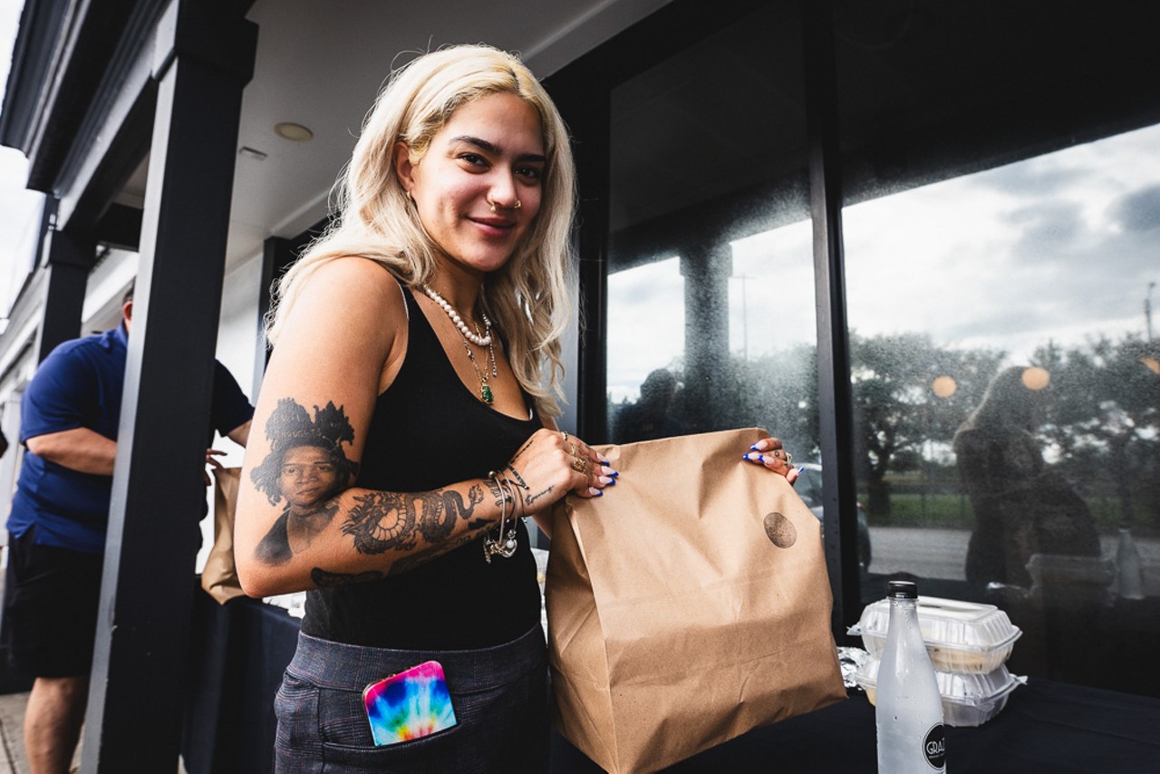 Photos: Tampa restaurants distribute free food to Hurricane Helene victims