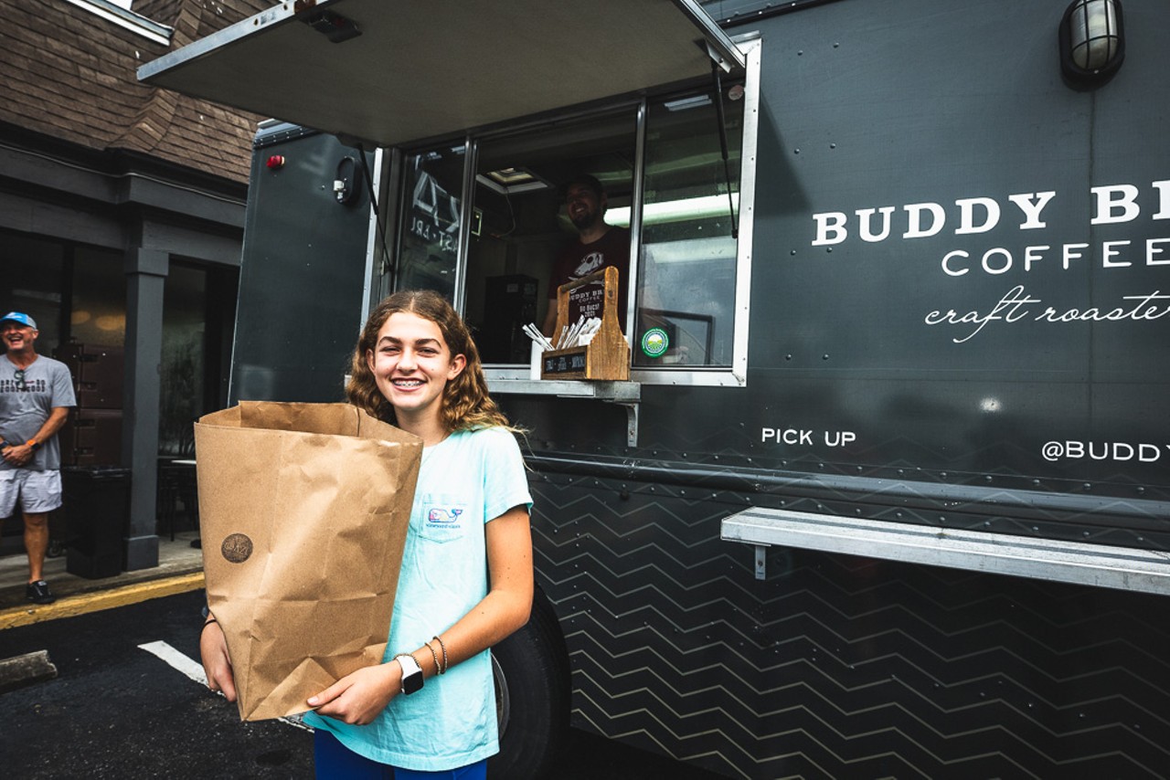 Photos: Tampa restaurants distribute free food to Hurricane Helene victims