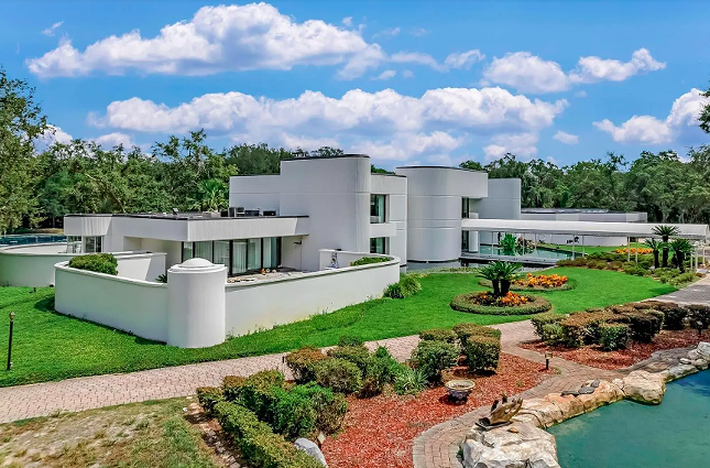 Publishers Clearing House founders hired Disney architects to build this Central Florirda home, now it's for sale