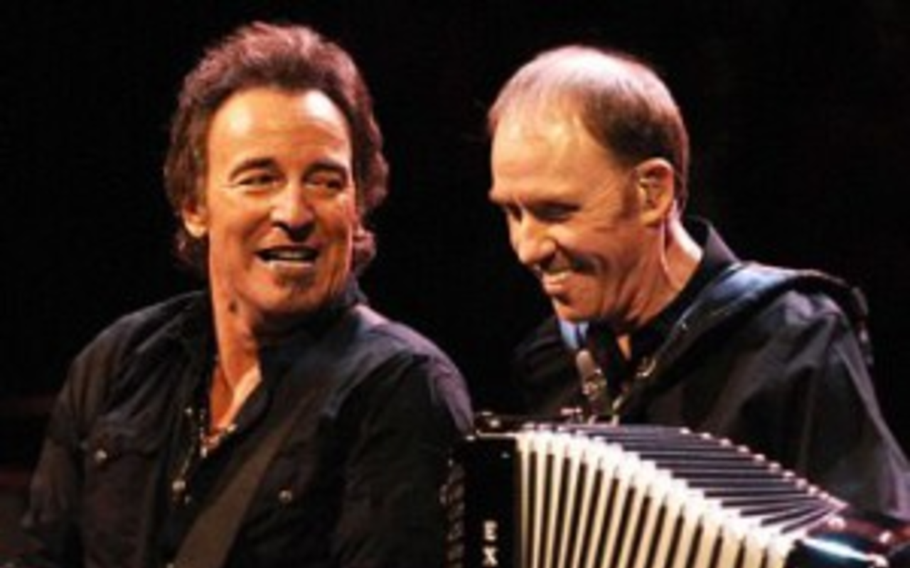Rabid Movie Review: Bruce Springsteen - London Calling: Live in Hyde Park  at Beach Theatre (special benefit performance)