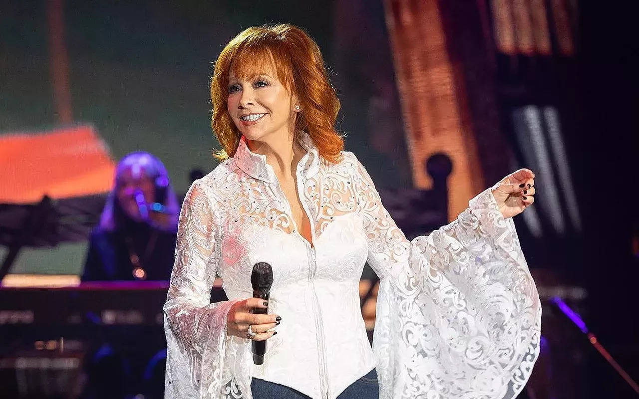Image: Reba McEntire, John Fogerty, Boyz II Men and more added to Plant City's 2025 Strawberry Festival