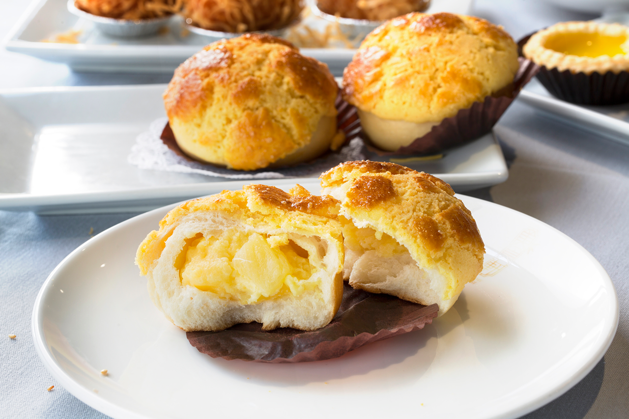 Baked pineapple buns.