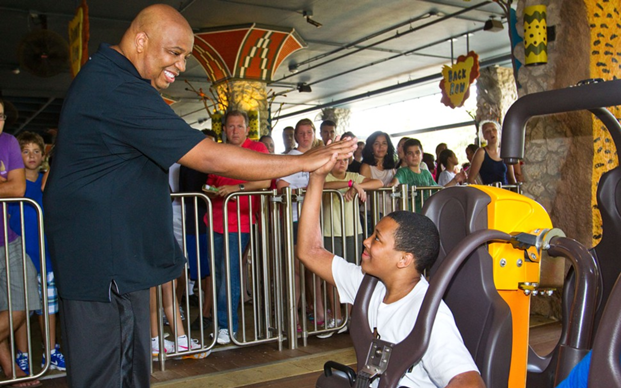 Rev. Run and family "walk this way" to Busch Gardens Tampa