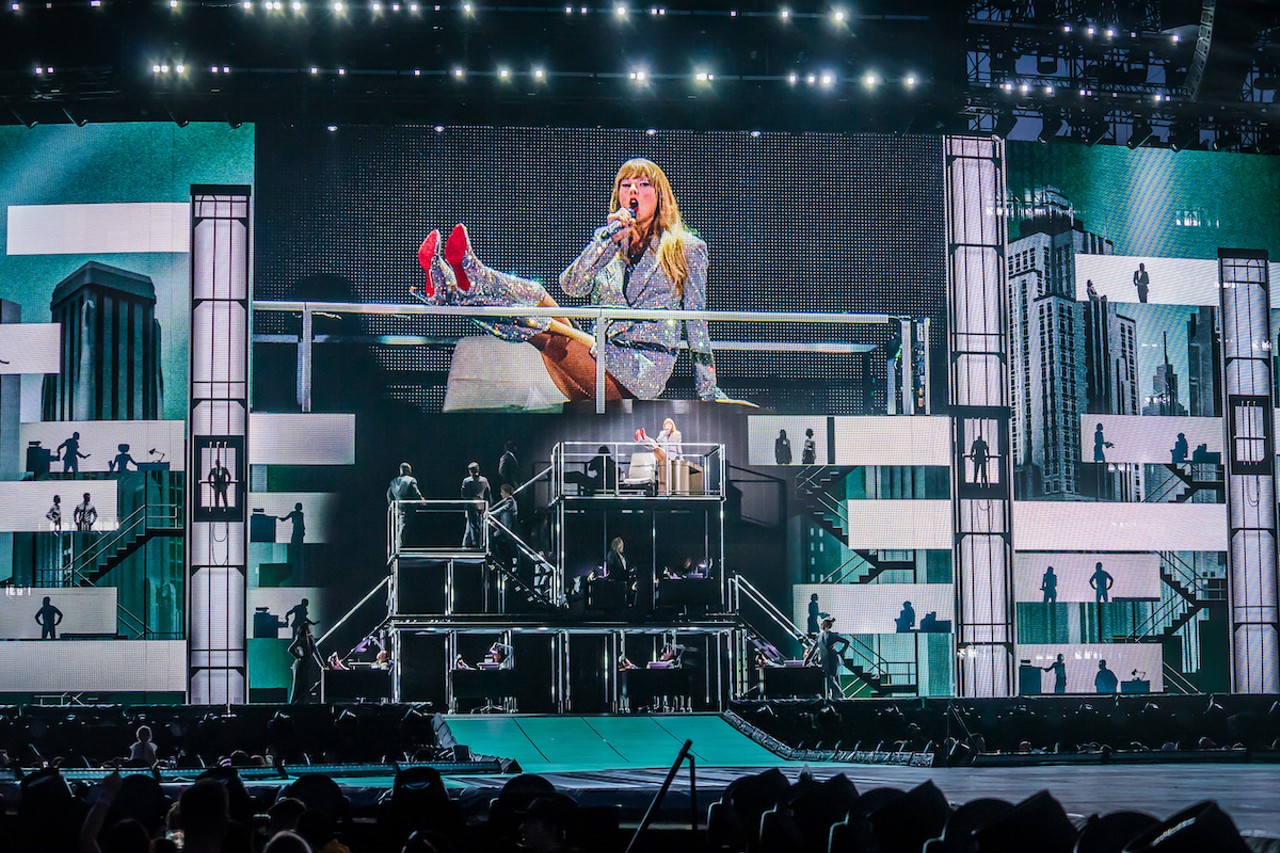 Review: In first outdoor ‘Eras’ show, Taylor Swift took Tampa to a pristine, almost perfect, fantasyland [PHOTOS]