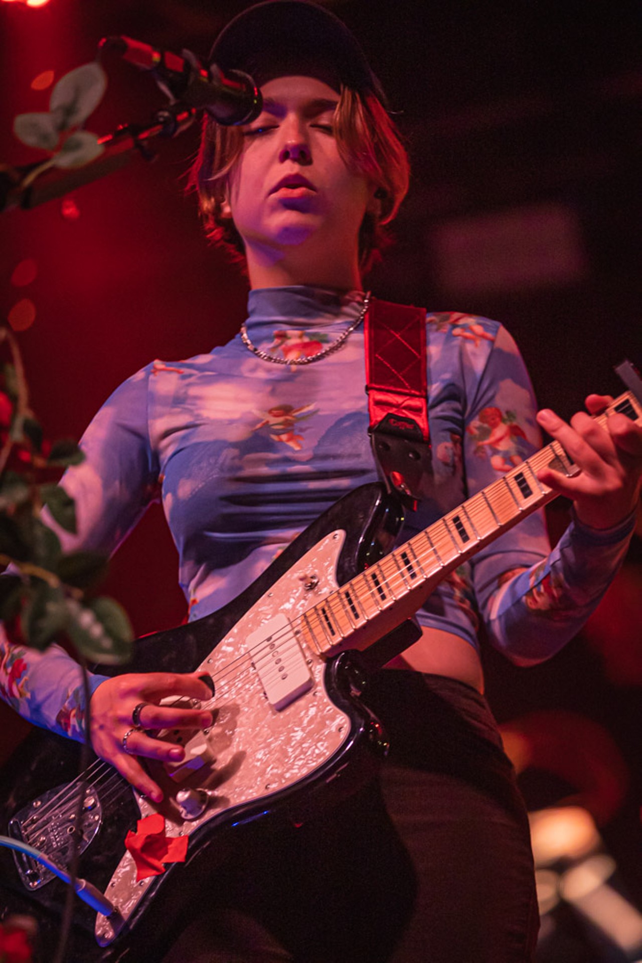 Review: The lights literally go out every time Snail Mail plays Ybor City
