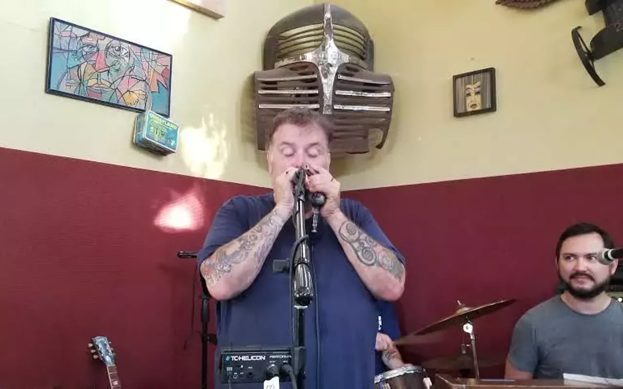Ernie Locke playing Ella's Americana Folk Art Cafe in Tampa, Florida on Sept. 8, 2019.