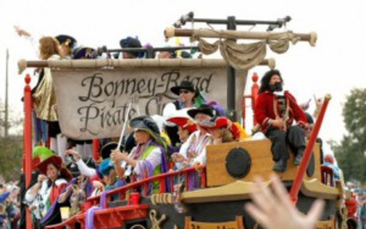 Shiver Our Timbers! Ye guide to Gasparilla 2011