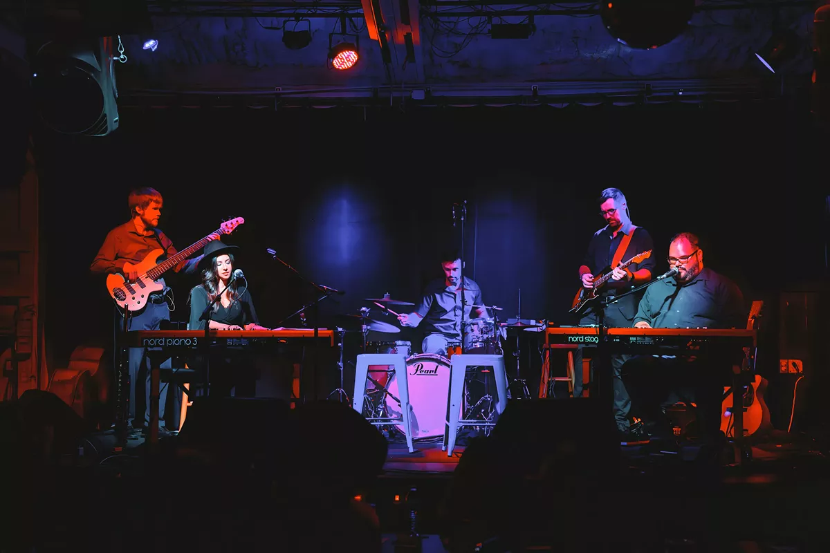 the_dialogue_full_band_press_photo.webp