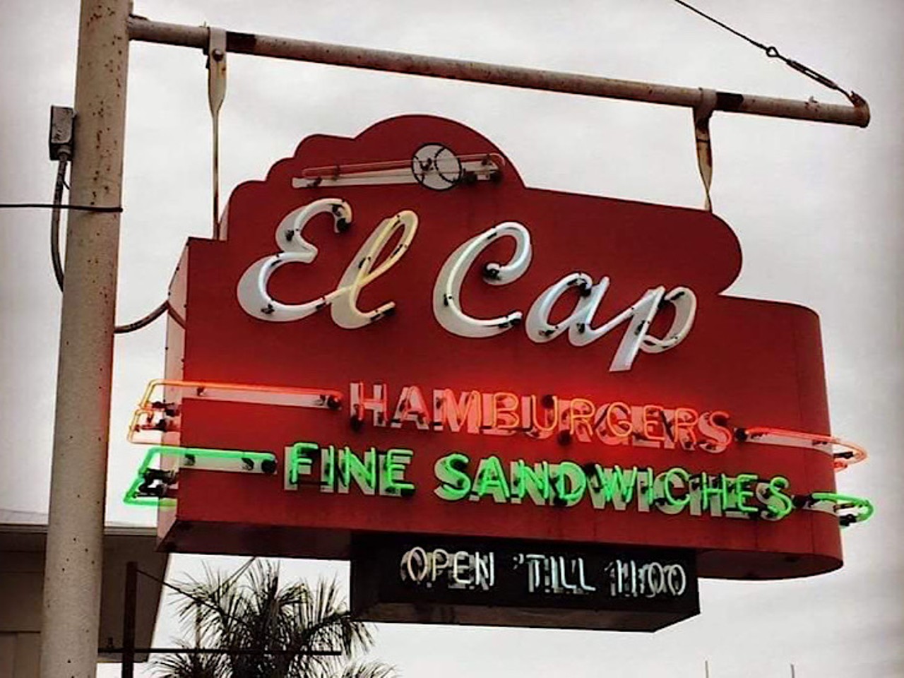 El Cap
500 4th St. N. St. Petersburg, FL
The diner-style restaurant offers a variety of foods but mostly known for their burgers and fries. Other plates include their signature El Cap Gridiron grilled cheese sandwich, chilli, along with weekly specials.
Photo via El Cap/Facebook