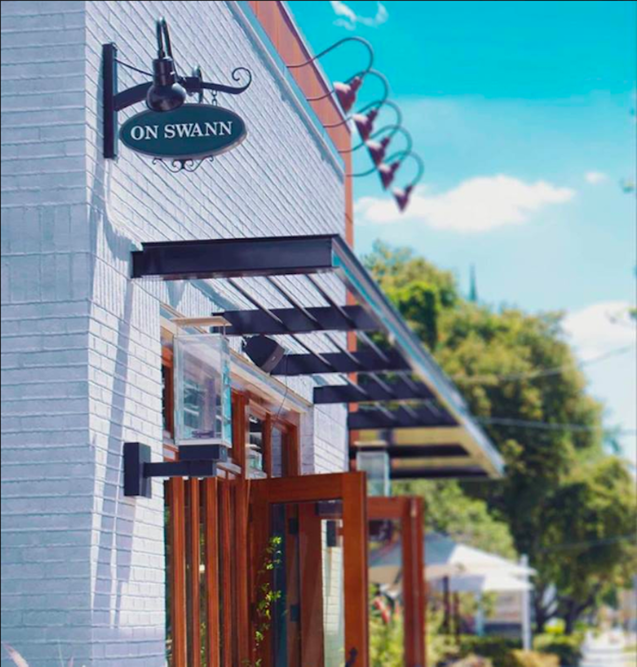 On Swann  
1501 W. Swann Ave., Tampa, 813-251-0110 
Head over to Hyde Park Village to ring in brunch with style. Beware, this place fills up quickly, so get there early and indulge in craft cocktails and elevated brunch offerings.
Photo via On Swann/ Instagram