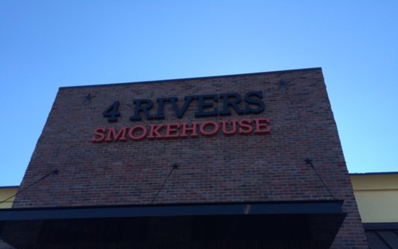 Tampa's new 4 Rivers Smokehouse cooks up an array of deregionalized 'cue.
