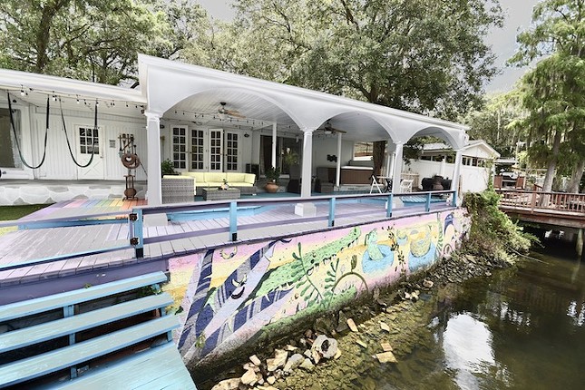Tampa's &#145;Pickle House&#146; sits on the Hillsborough River, and comes with a Sebastian Coolidge mural