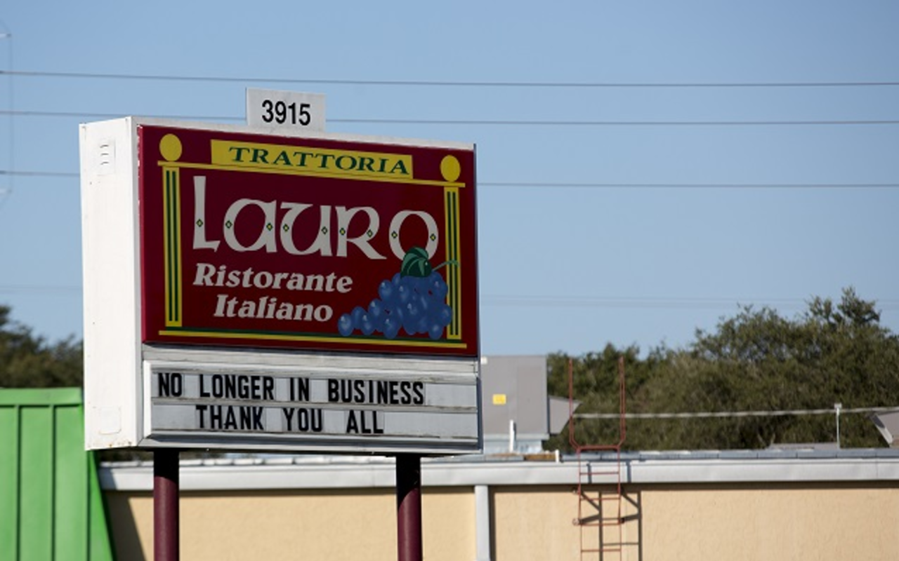 South Tampa's Lauro Ristorante sports a farewell message to longtime patrons.