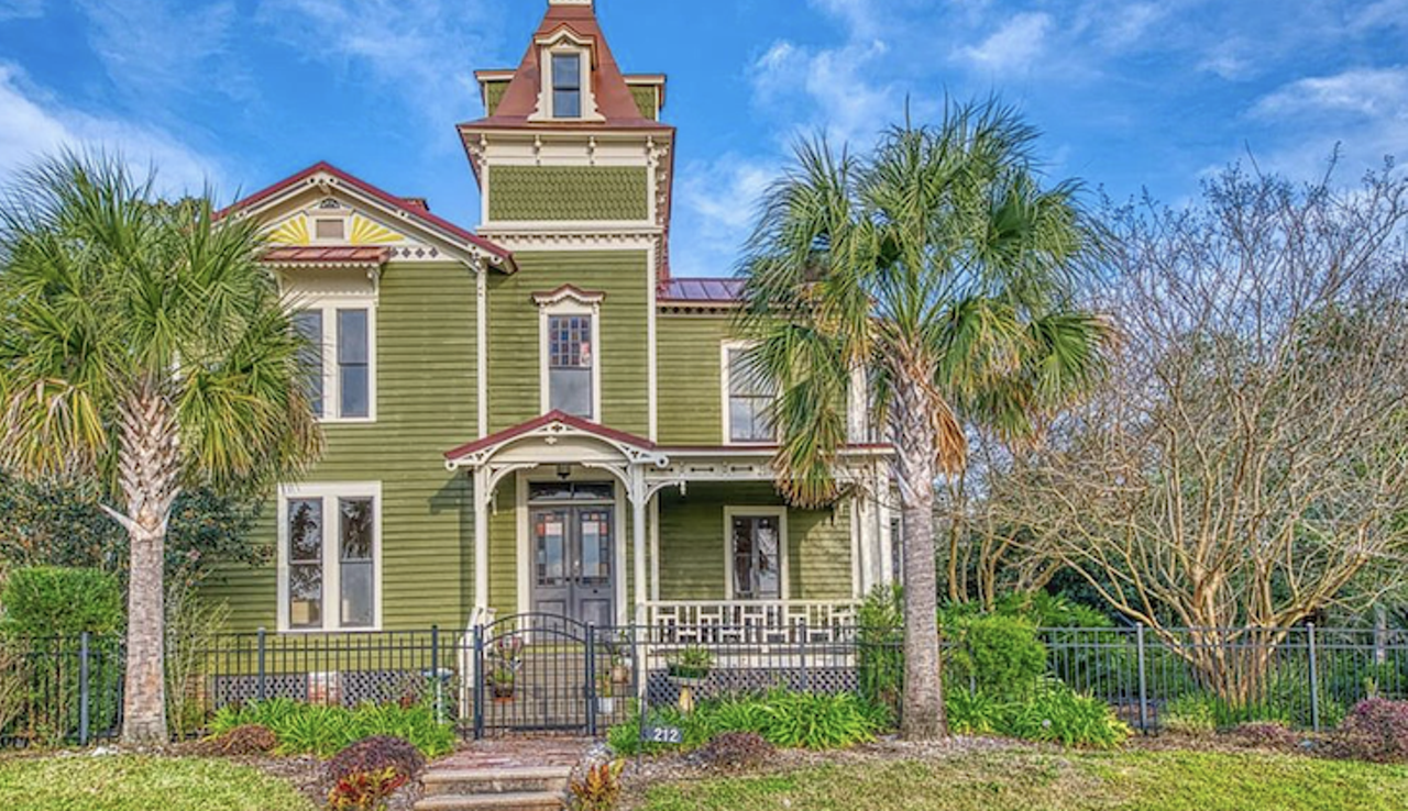 The Florida beach home featured in the Pippi Longstocking movie is for sale, let's take a tour