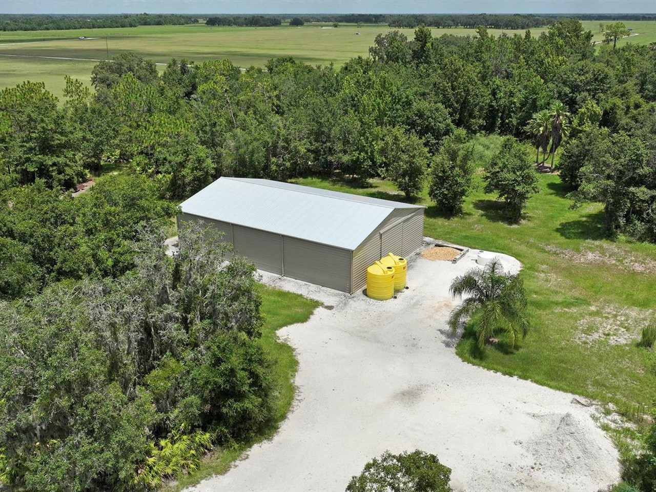 The Florida home of Ed Lowe, who created Kitty Litter, is now for sale